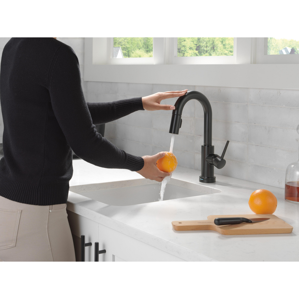 9959TL-BL-DST_MODEL_WATER_02_WEB.jpg