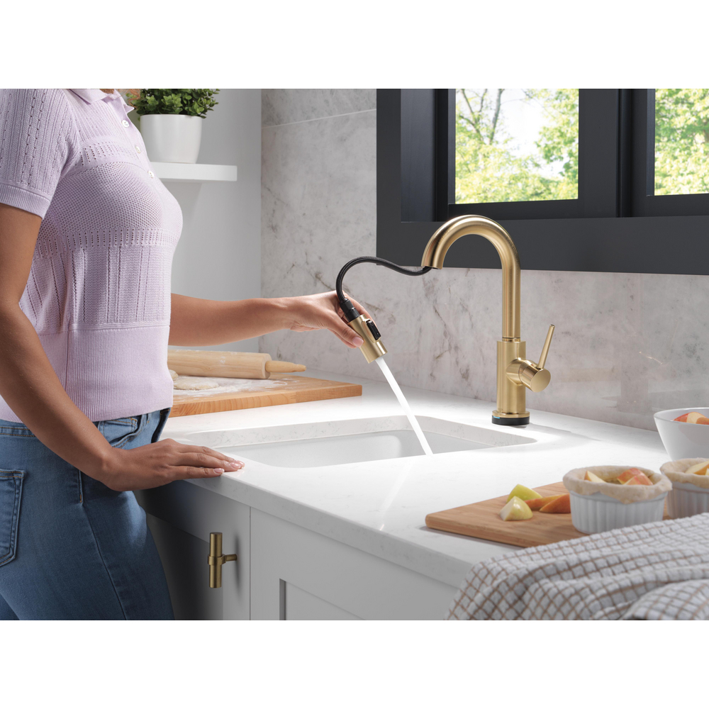 9959TL-CZ-DST_MODEL_WATER_01_WEB.jpg