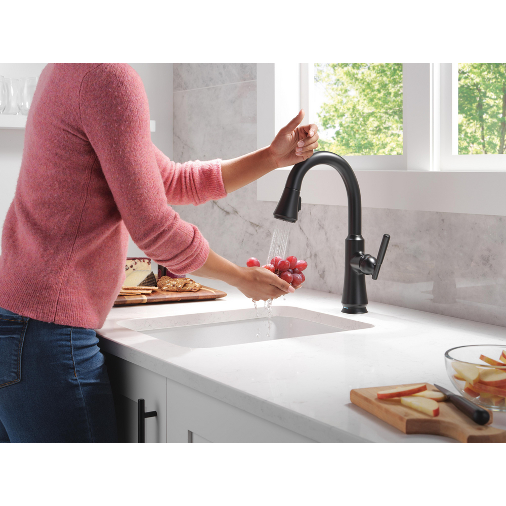 9979TL-BL-DST_MODEL_WATER_02_WEB.jpg