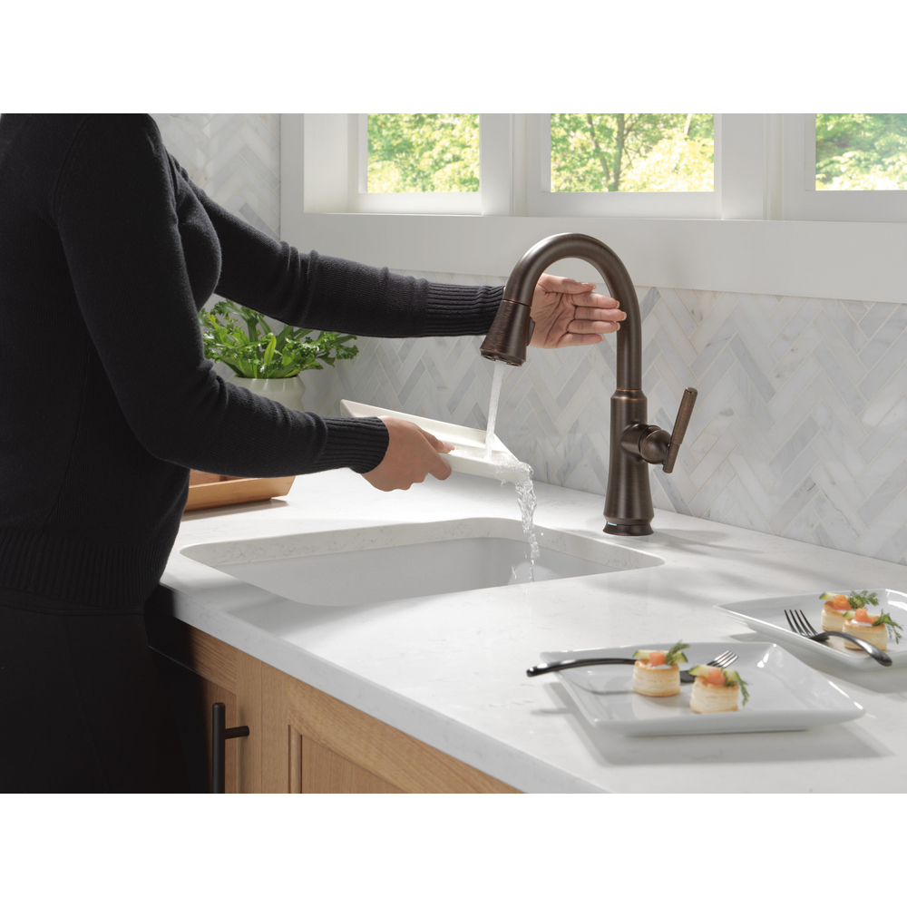 9979TL-RB-DST_MODEL_WATER_03_WEB.jpg