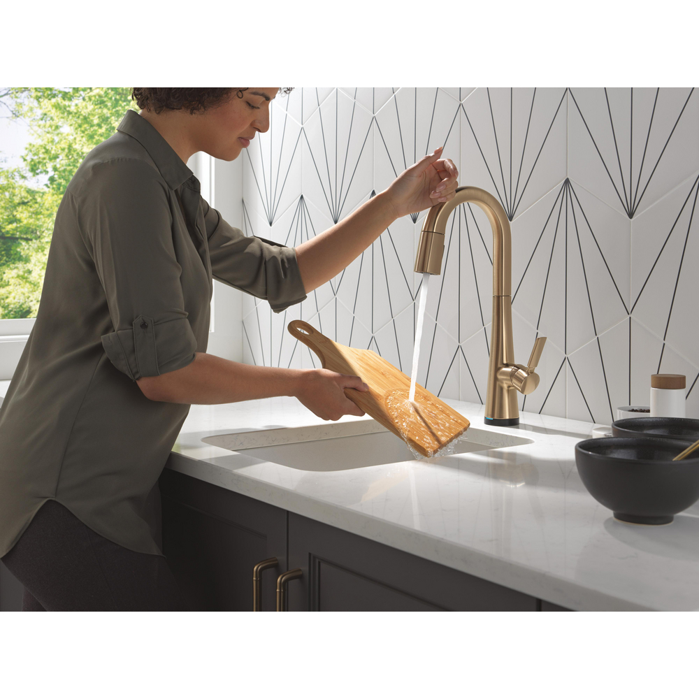 Monrovia Tocuhless Bar Pulldown CZ 9991TL-CZ-PR-DST | Delta Faucet
