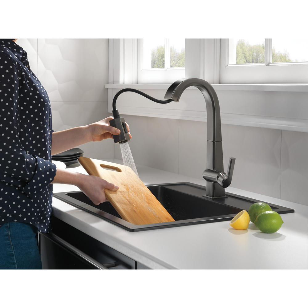 9993-KS-DST_MODEL_WATER_01_WEB.jpg