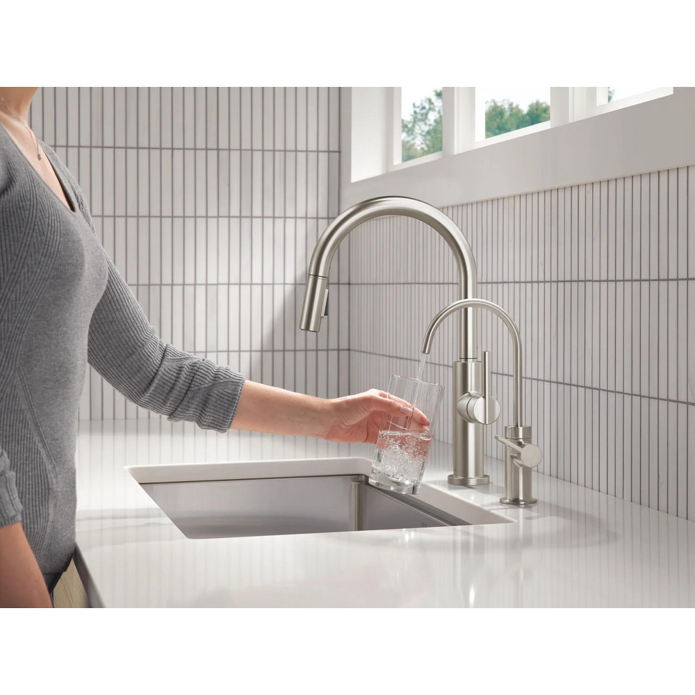 Nicoli J Spout SS 19867LF-SS | Delta Faucet