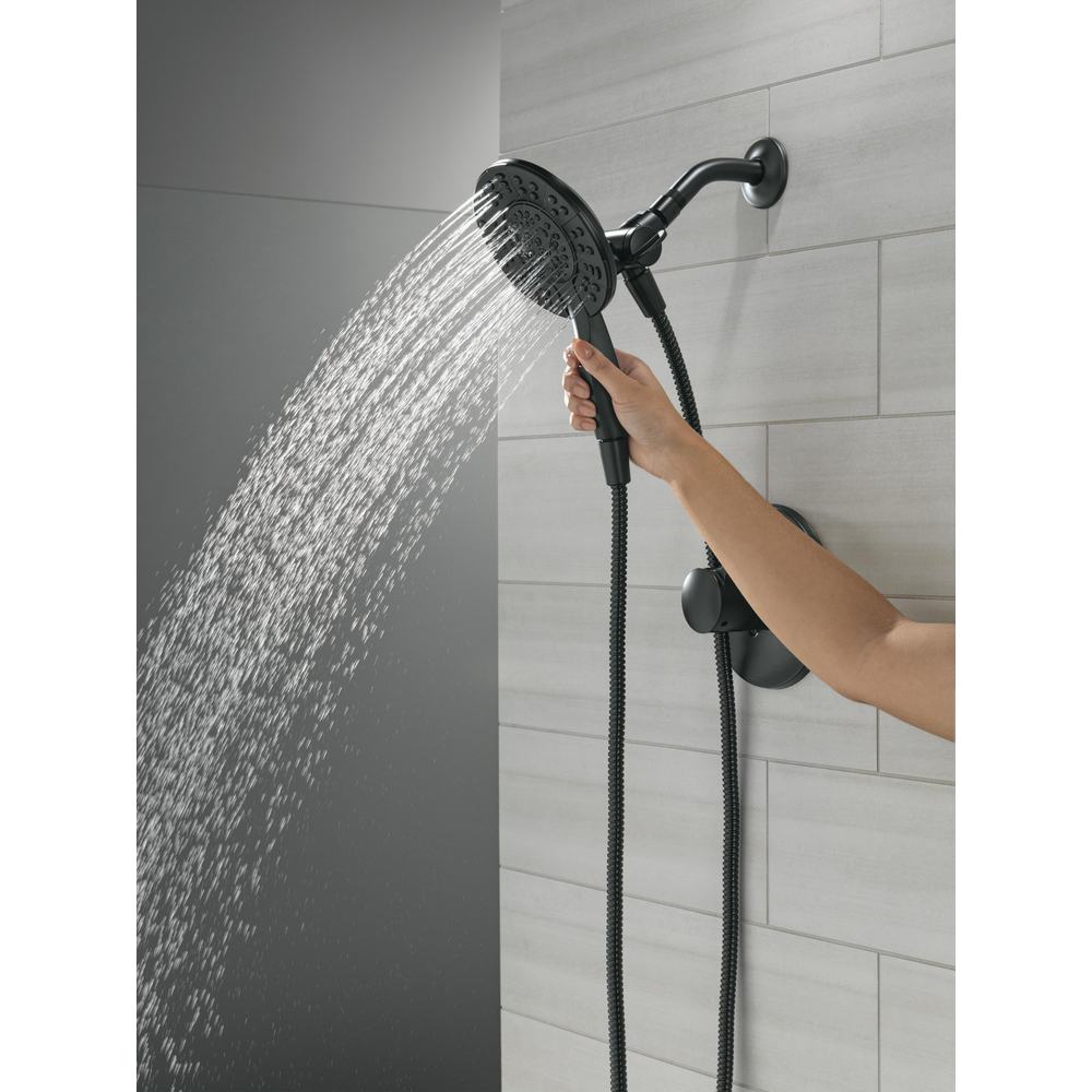 T142855-BL-I_MODEL_WATER_01_WEB.jpg