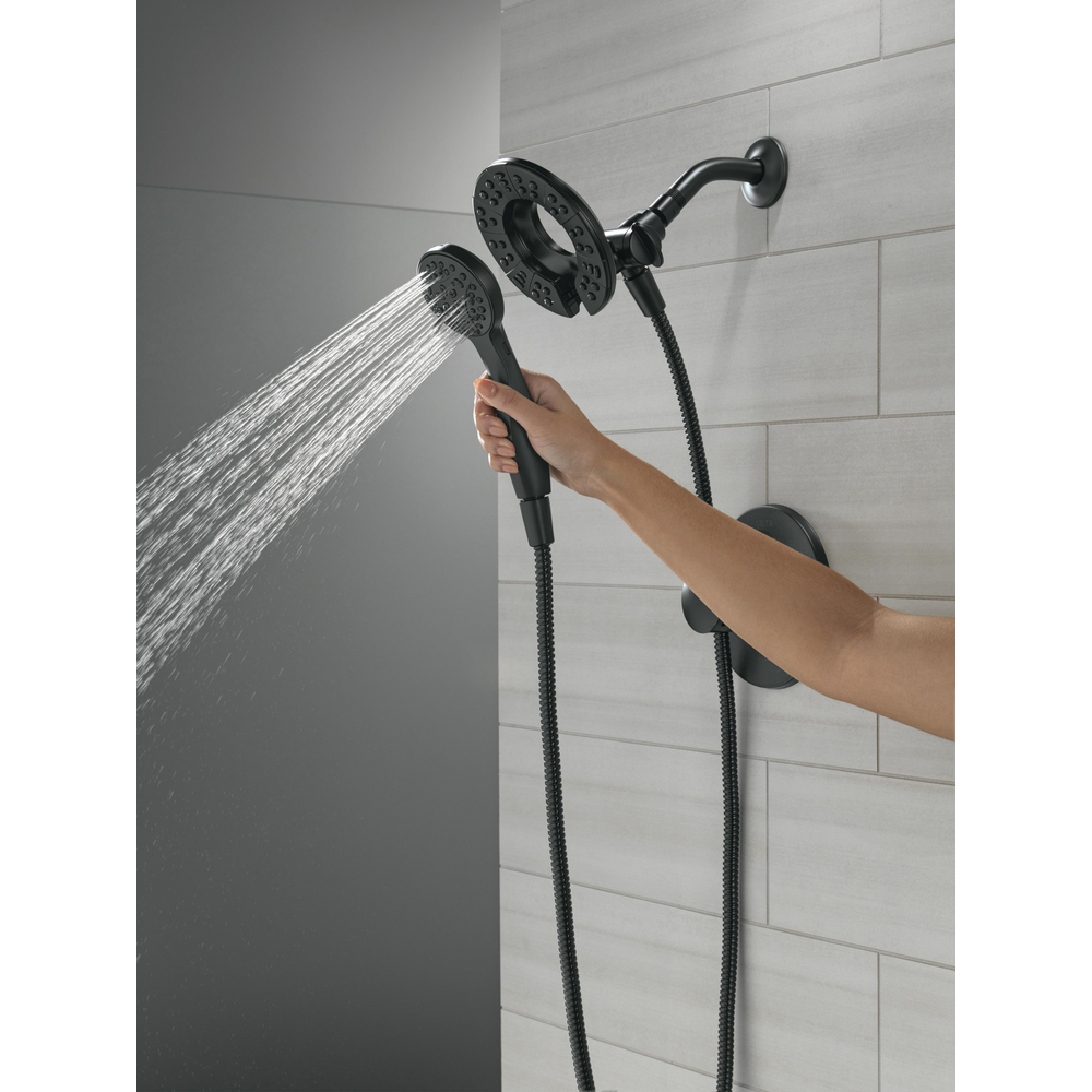 T142855-BL-I_MODEL_WATER_03_WEB.jpg