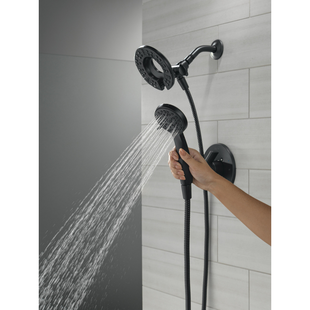 T142855-BL-I_MODEL_WATER_04_WEB.jpg