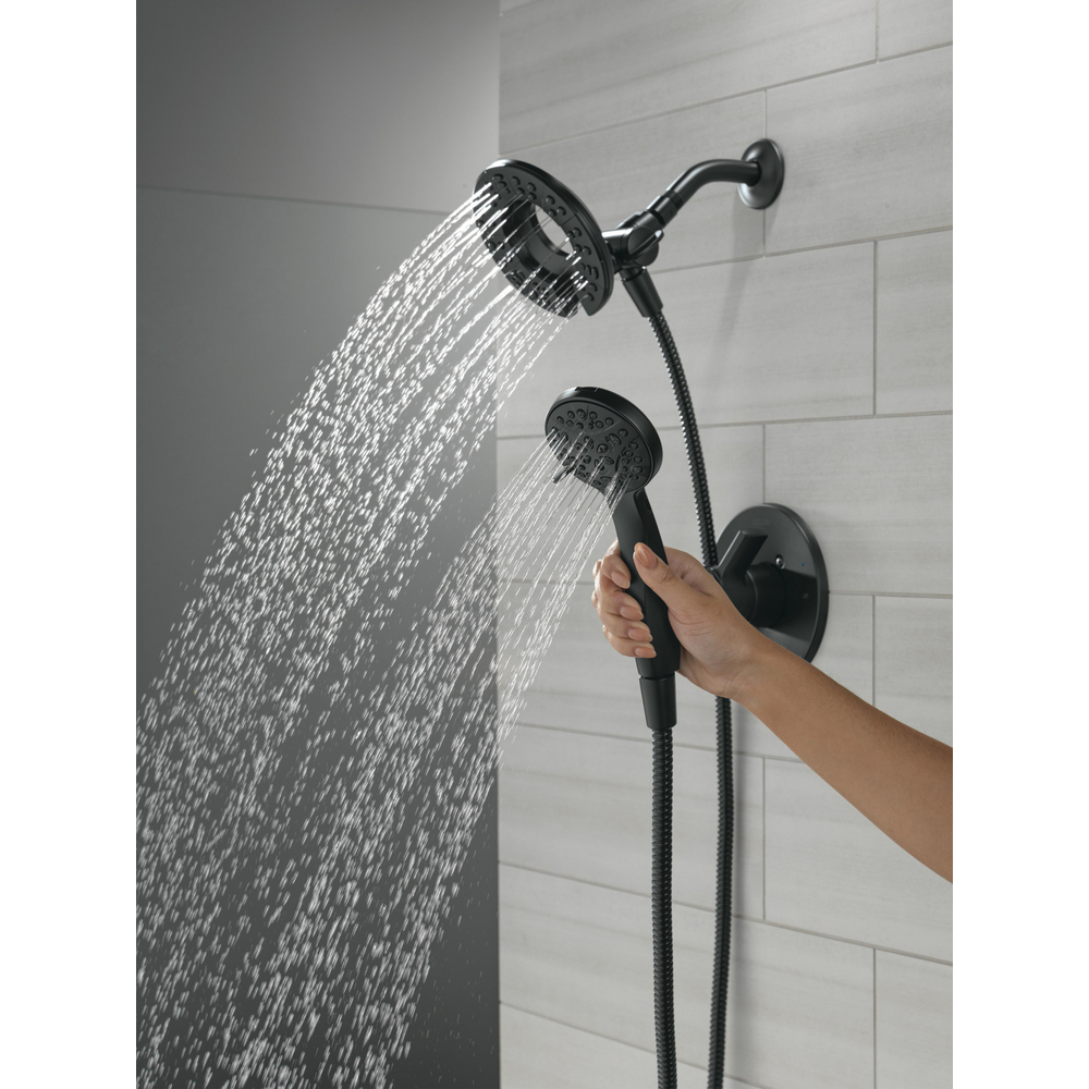 T142855-BL-I_MODEL_WATER_05_WEB.jpg