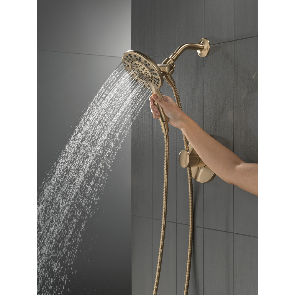 T142855-CZ-I_MODEL_WATER_01_WEB.jpg