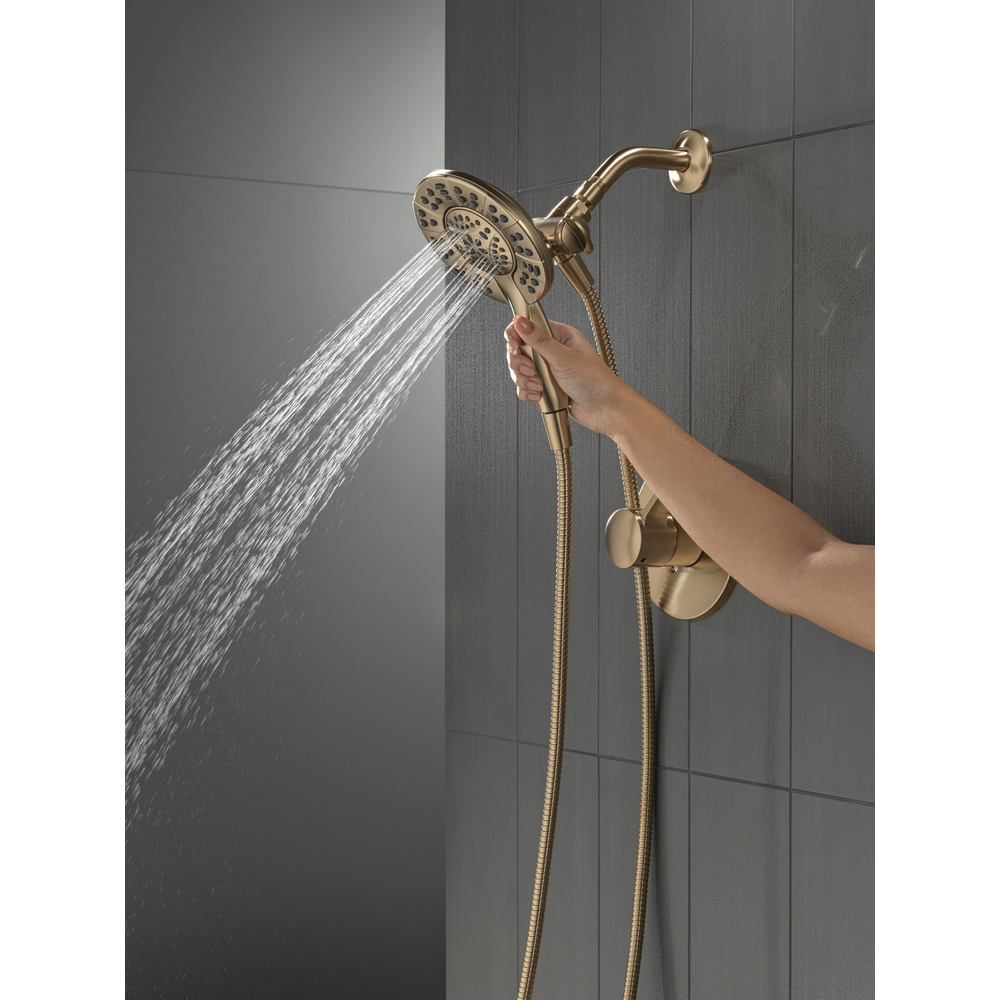 T142855-CZ-I_MODEL_WATER_02_WEB.jpg