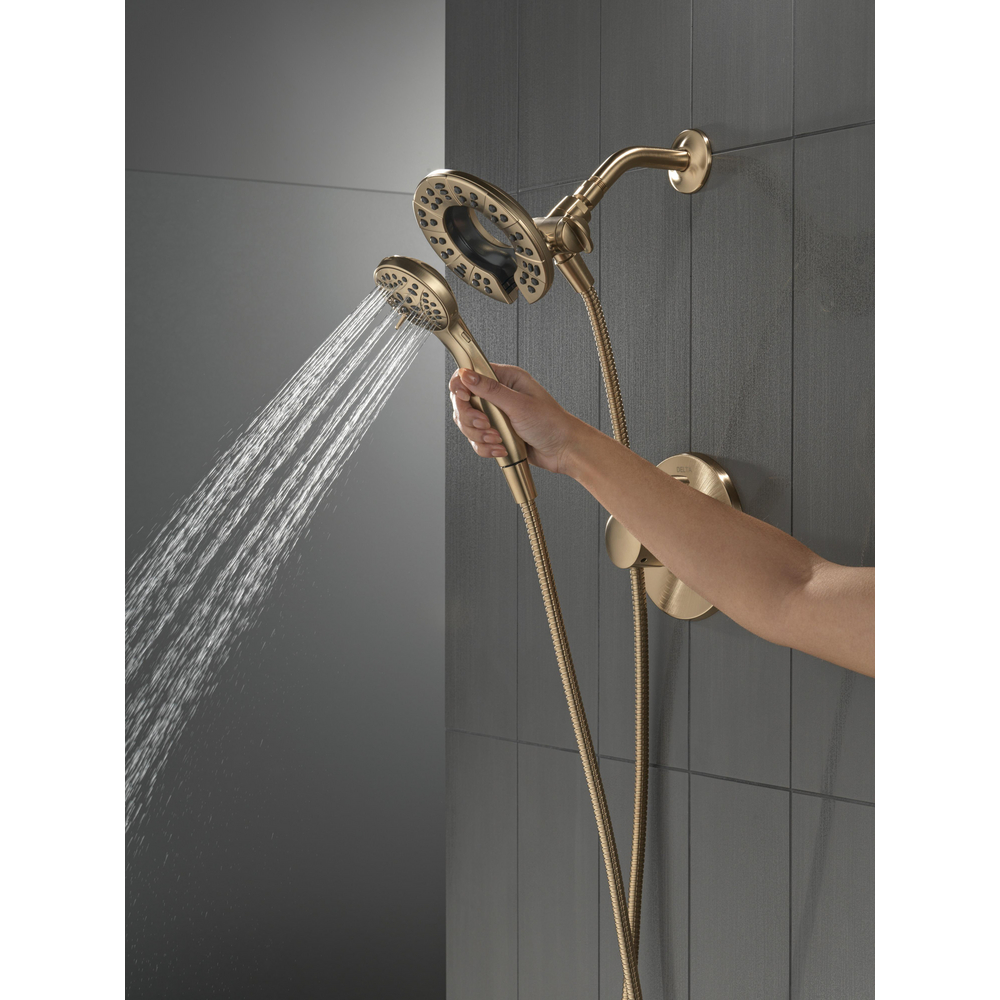 T142855-CZ-I_MODEL_WATER_03_WEB.jpg