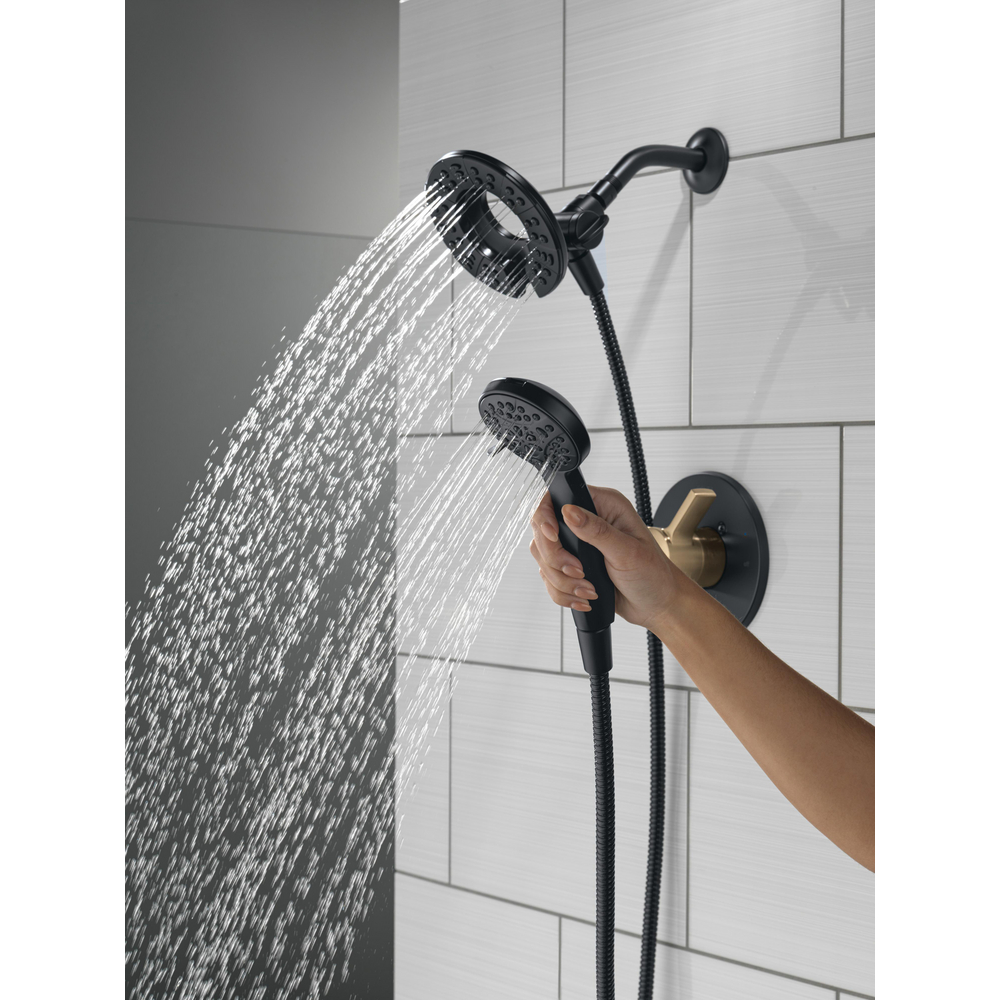 T142855-GZ-I_MODEL_WATER_05_WEB.jpg