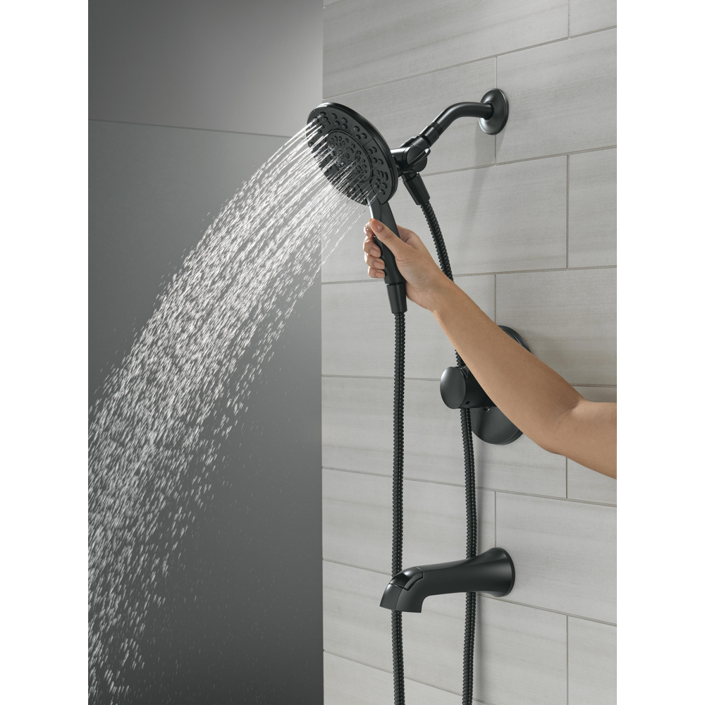T144855-BL-I_MODEL_WATER_01_WEB.jpg