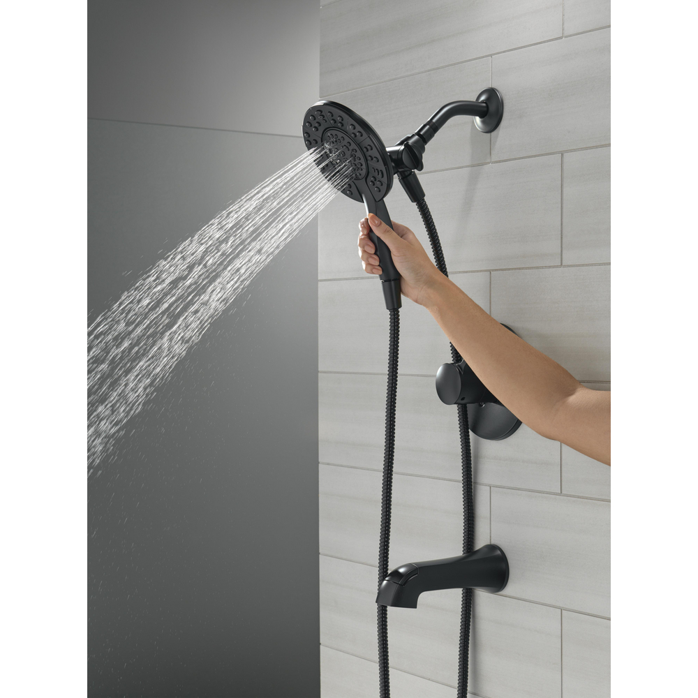 T144855-BL-I_MODEL_WATER_02_WEB.jpg