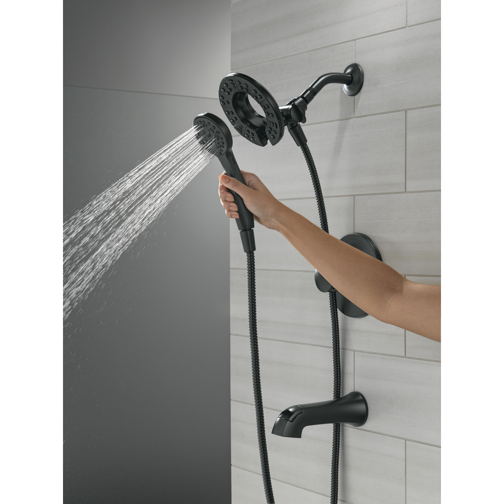 T144855-BL-I_MODEL_WATER_03_WEB.jpg
