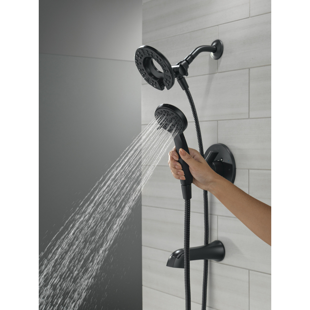 T144855-BL-I_MODEL_WATER_04_WEB.jpg