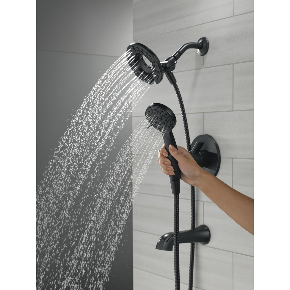 T144855-BL-I_MODEL_WATER_05_WEB.jpg
