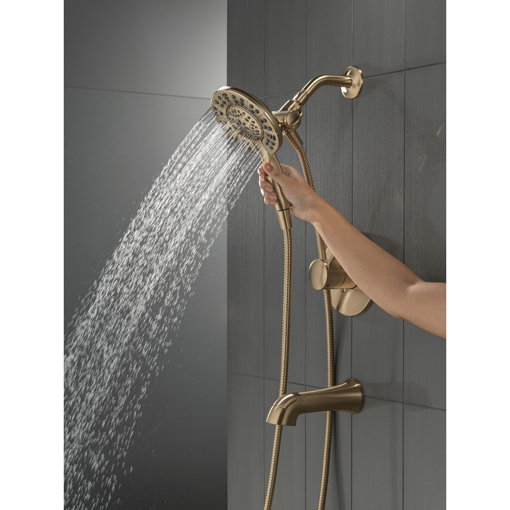 T144855-CZ-I_MODEL_WATER_01_WEB.jpg