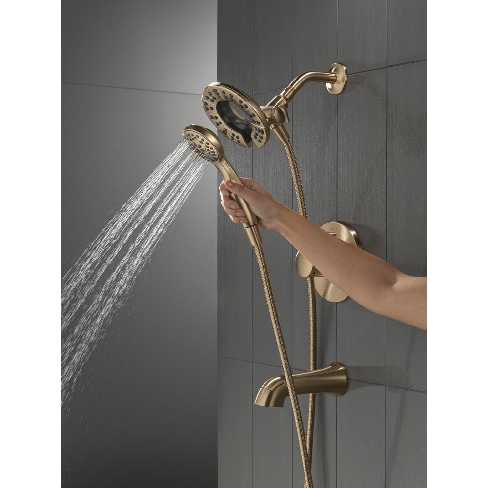 T144855-CZ-I_MODEL_WATER_03_WEB.jpg