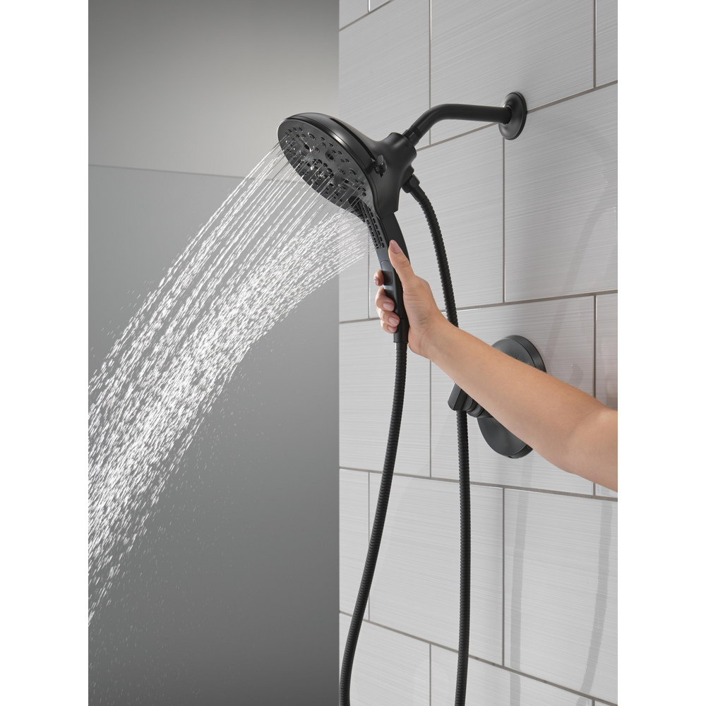 T17289-BL_MODEL_WATER_02_WEB.jpg