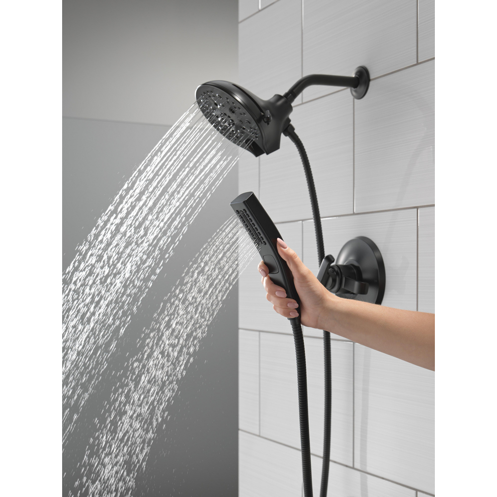 T17289-BL_MODEL_WATER_04_WEB.jpg