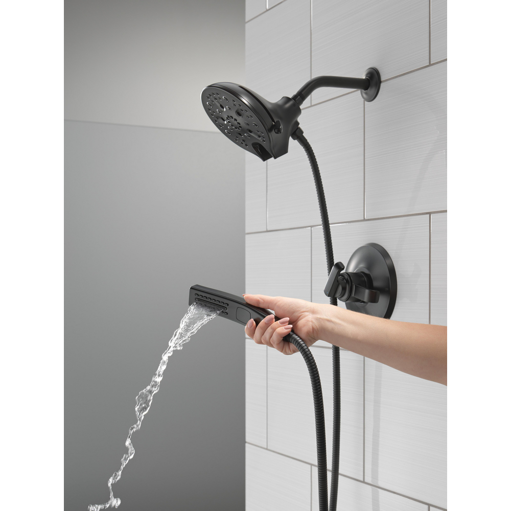 T17289-BL_MODEL_WATER_06_WEB.jpg