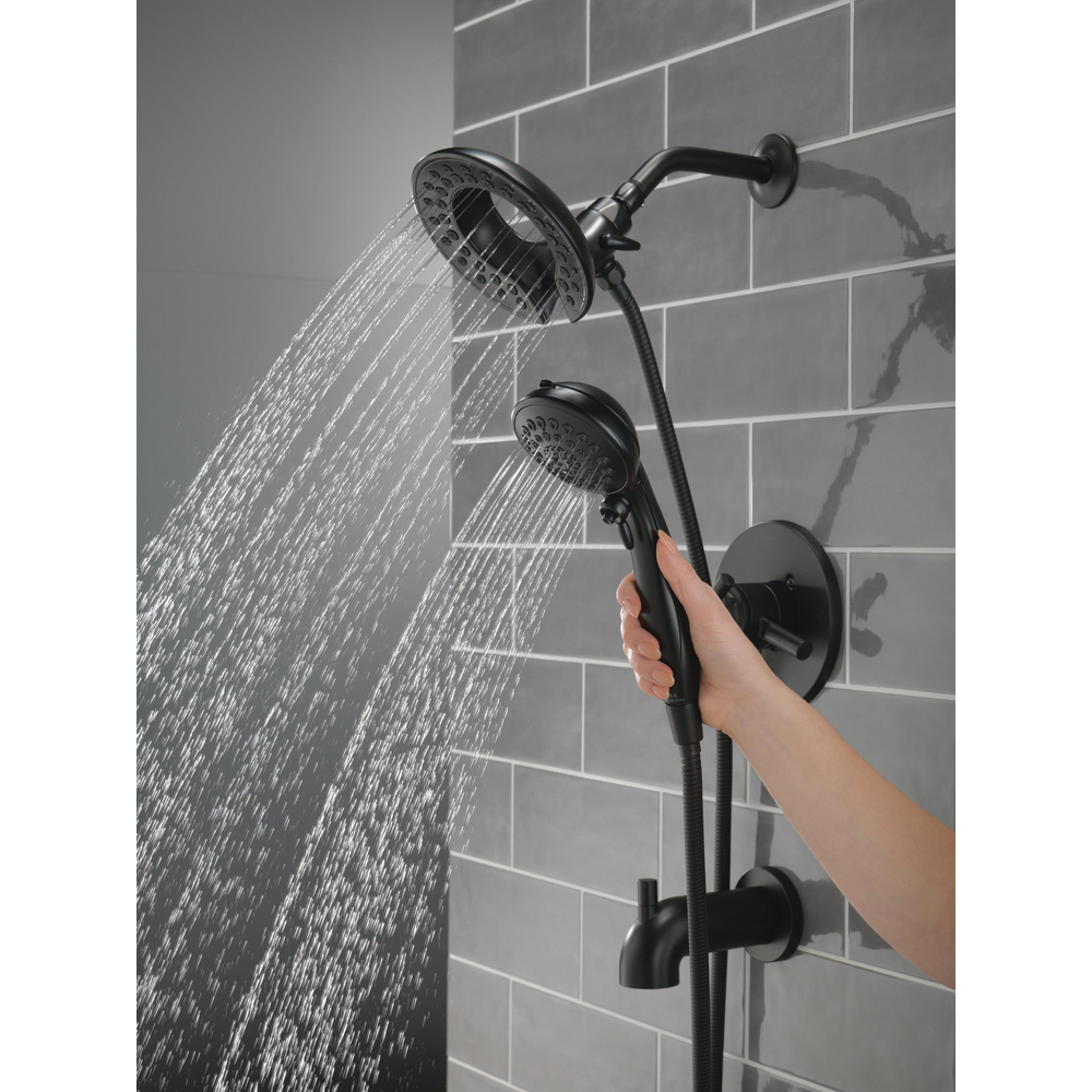 T17435-BL-I_MODEL_WATER_05_WEB.jpg