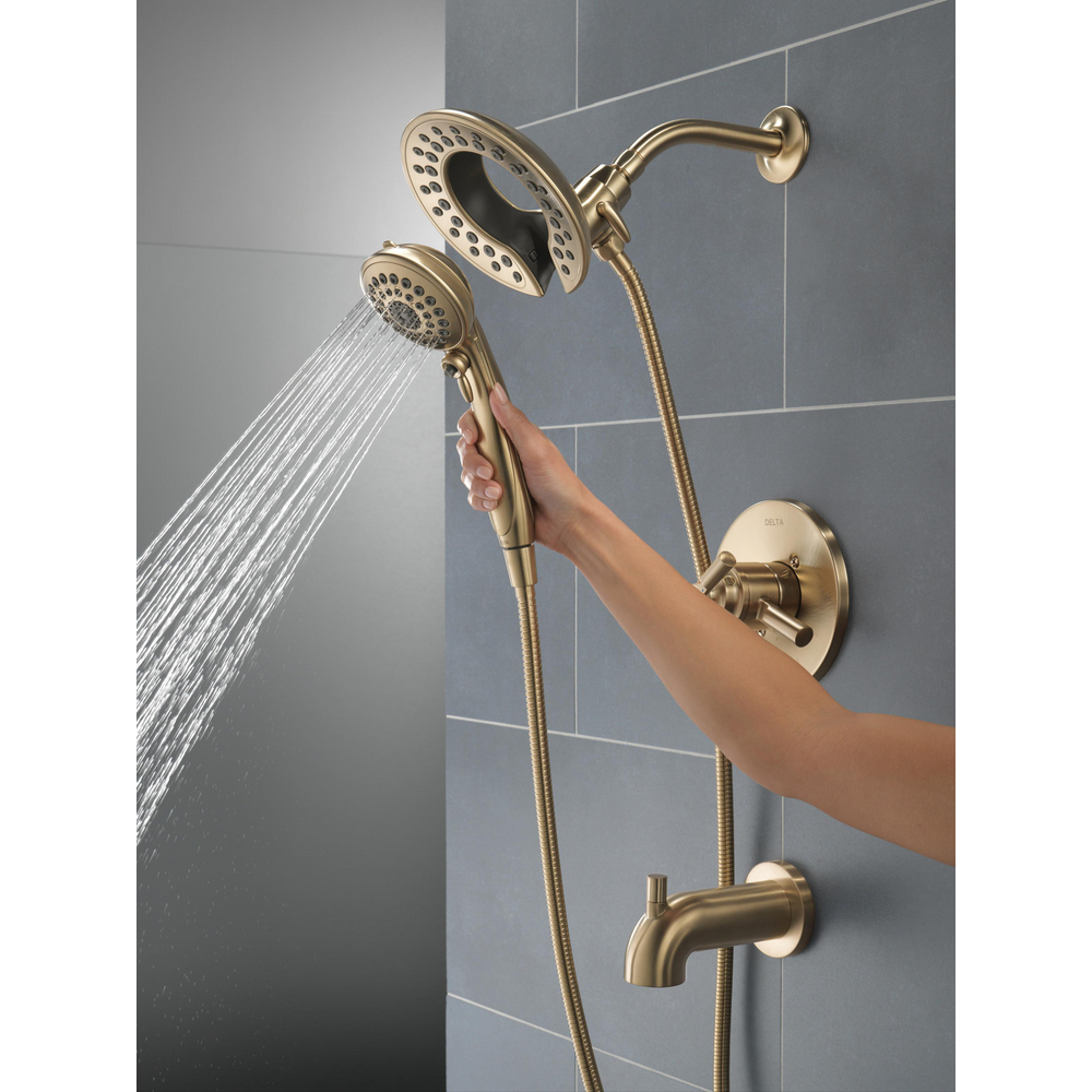 T17435-CZ-I_MODEL_WATER_03_WEB.jpg