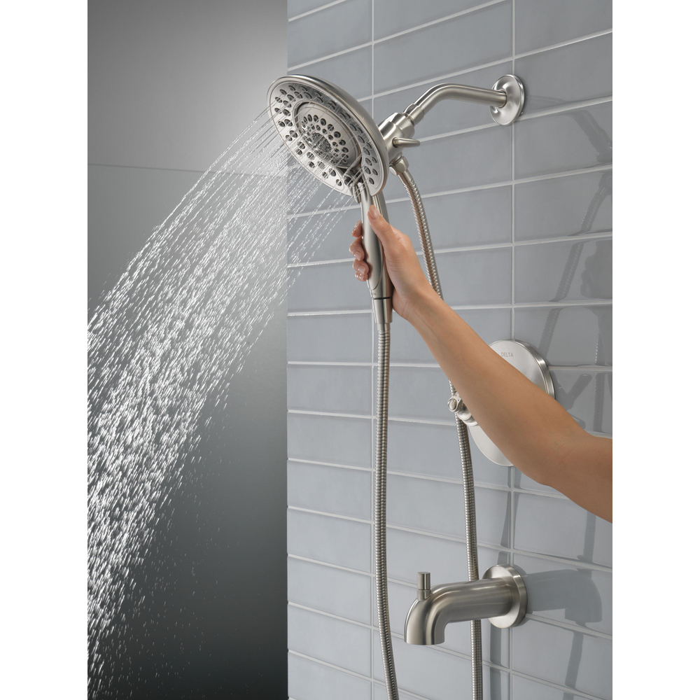 T17435-SS-I_MODEL_WATER_01_WEB.jpg