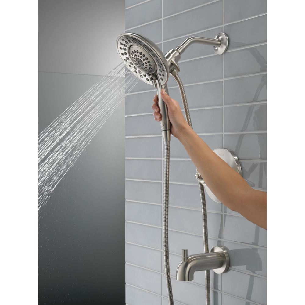 T17435-SS-I_MODEL_WATER_02_WEB.jpg