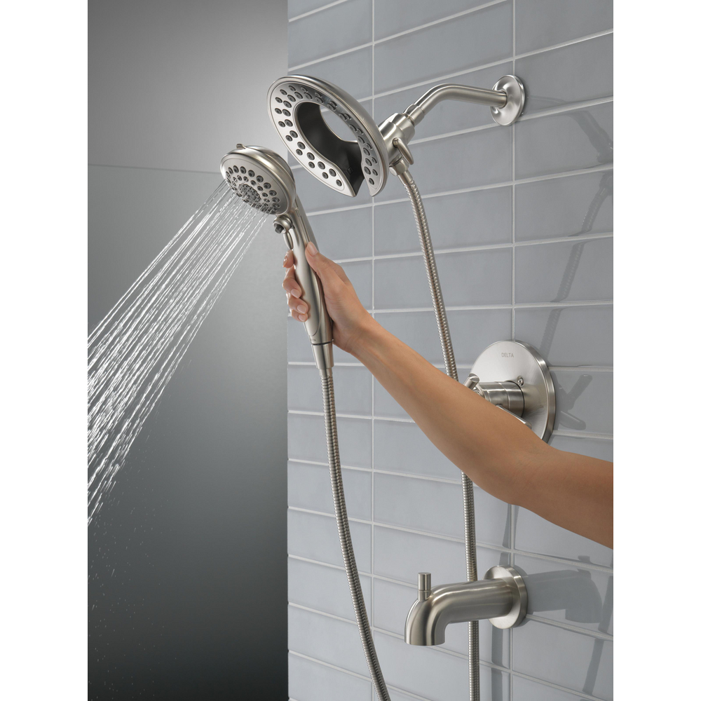 T17435-SS-I_MODEL_WATER_03_WEB.jpg