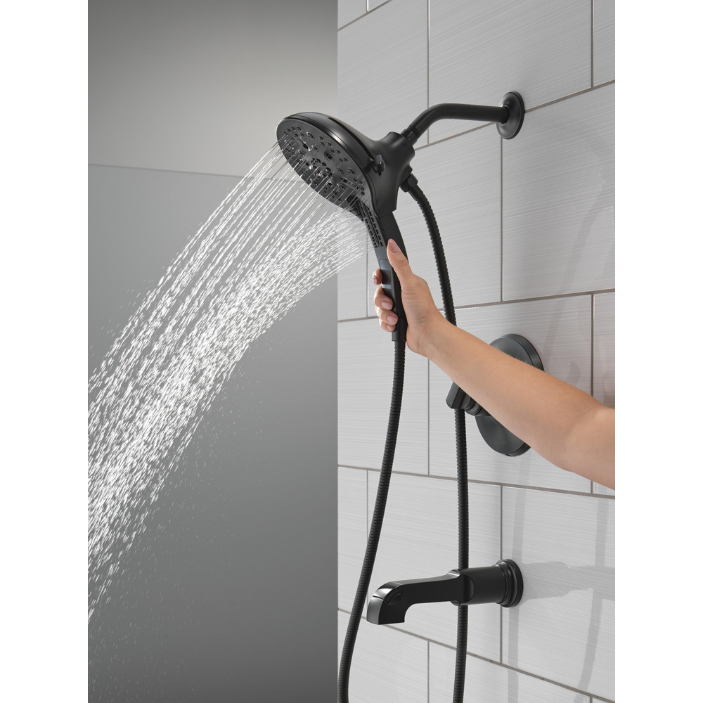 T17489-BL_MODEL_WATER_02_WEB.jpg