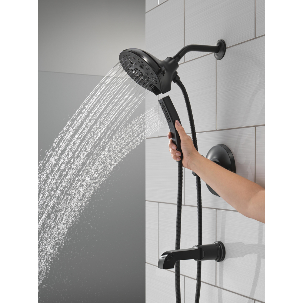 T17489-BL_MODEL_WATER_03_WEB.jpg