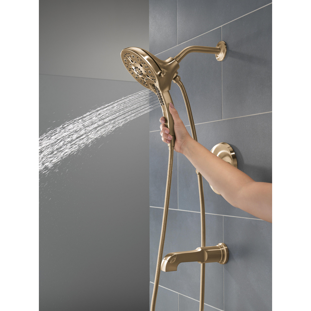 T17489-CZ-PR_MODEL_WATER_01_WEB.jpg
