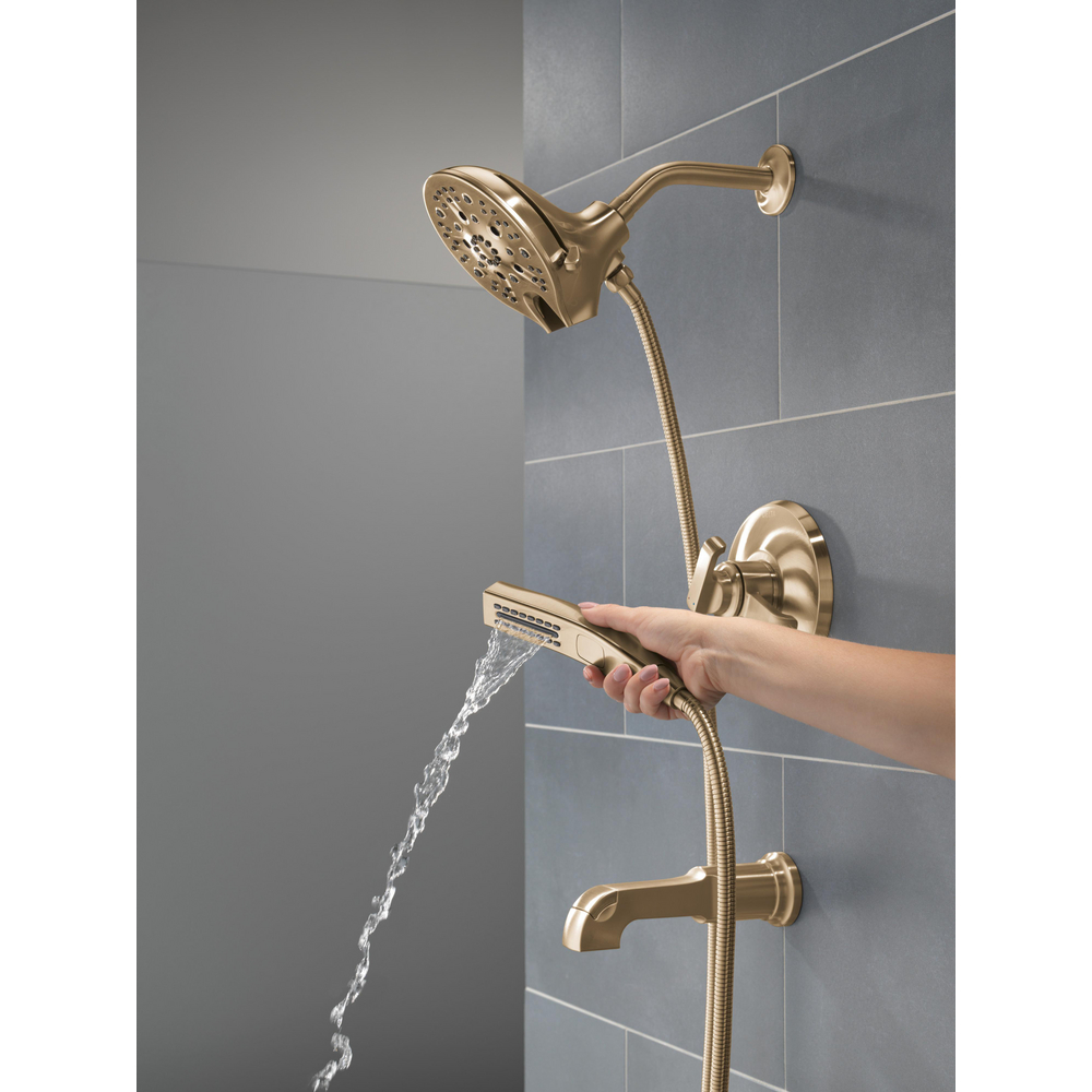 T17489-CZ-PR_MODEL_WATER_06_WEB.jpg