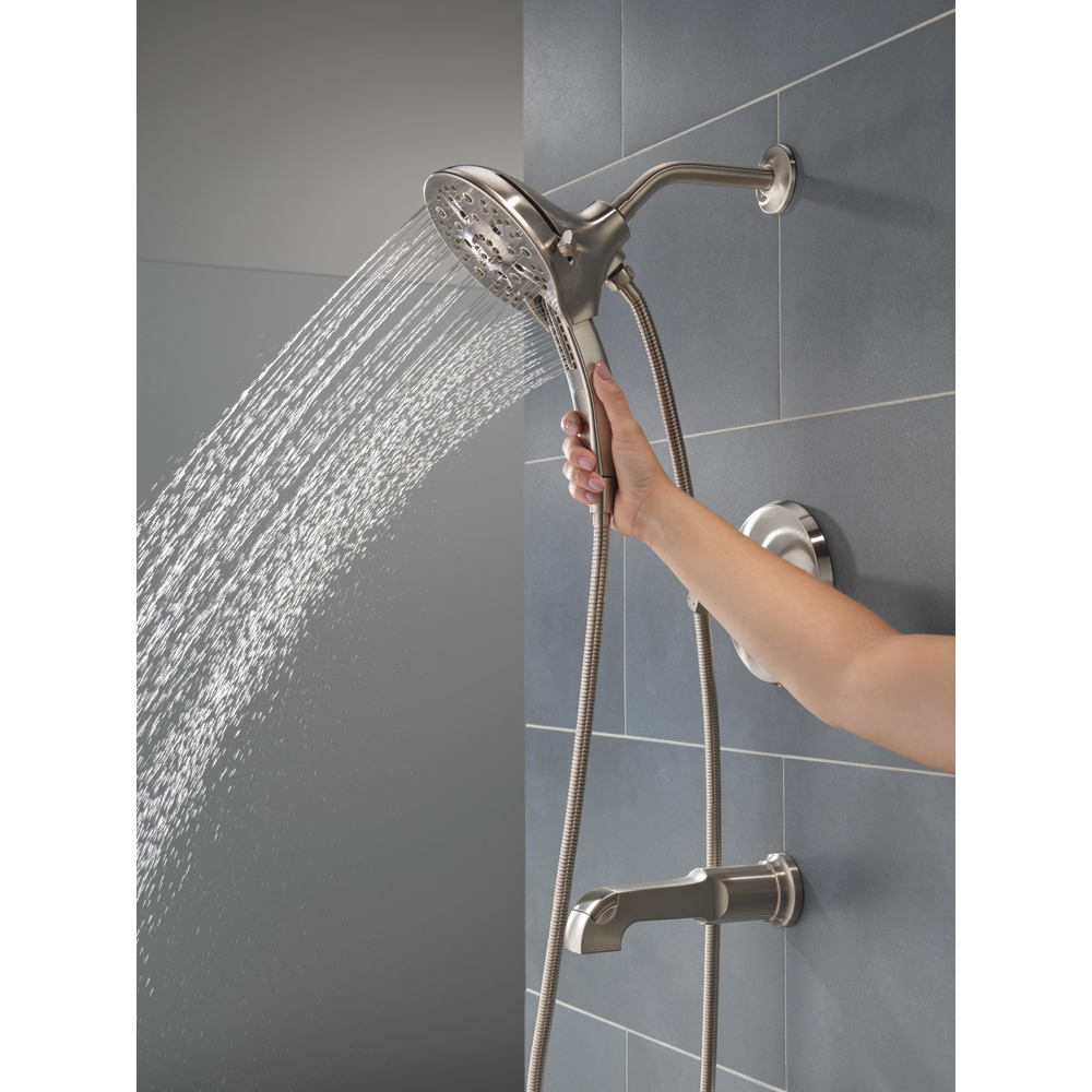 T17489-SS-PR_MODEL_WATER_02_WEB.jpg