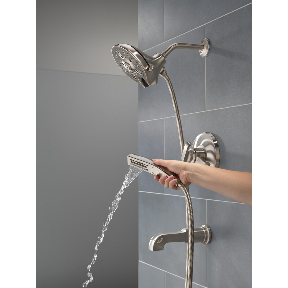 T17489-SS-PR_MODEL_WATER_06_WEB.jpg