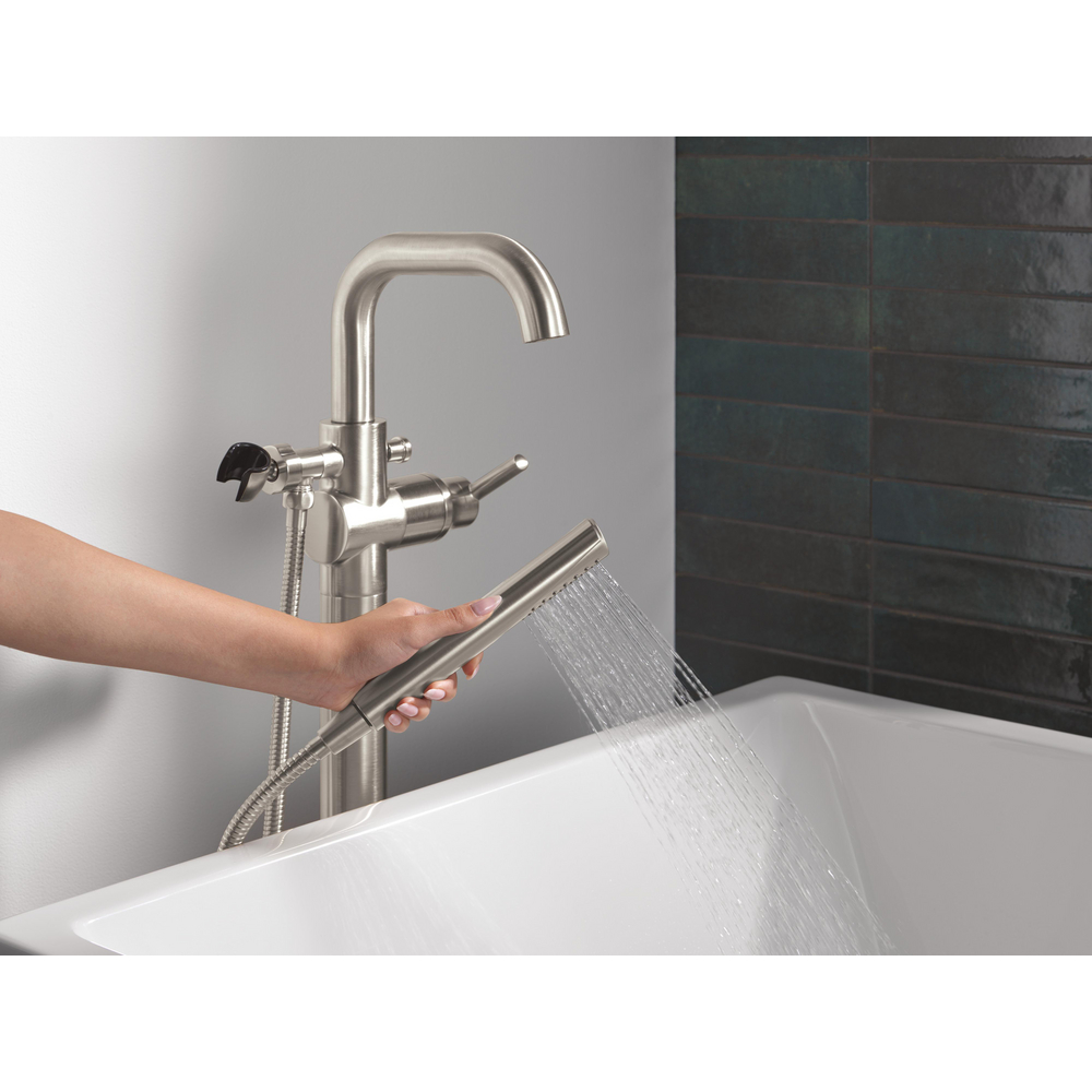 T4754-SSFL_MODEL_WATER_WEB.jpg