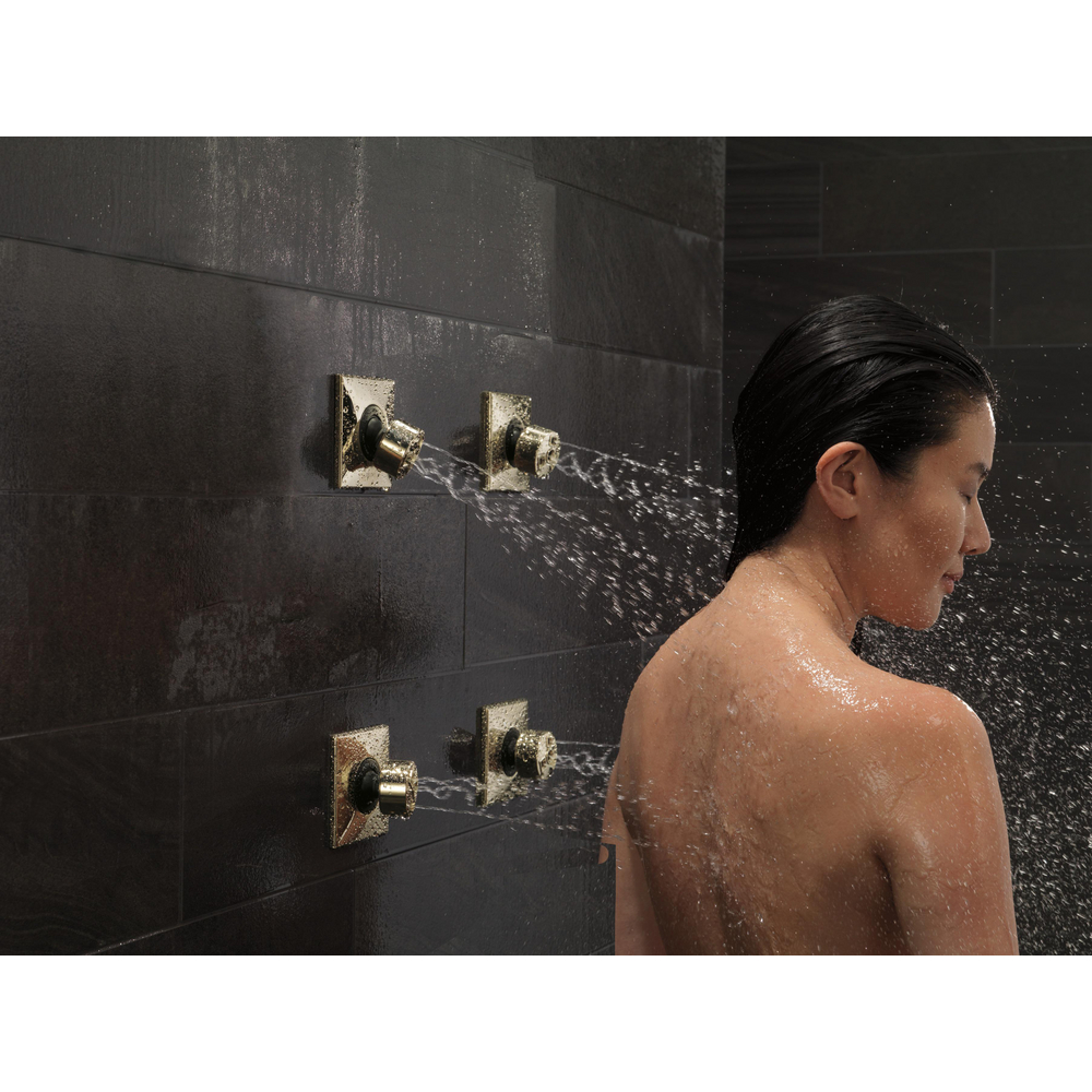 T50210-PN-PR_SH5005-PN-PR_WATER_MODEL_01_WEB.jpg