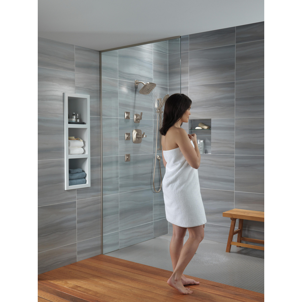 TESLA_CUSTOM_SHOWER_T17252-SS_T11952-SS_51552-SS_50560-SS_T50210-SS_SH5005-SS_WATER_MODEL_02_WEB.jpg